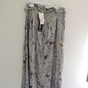 Sag Harbor Size M Midi Skirt New with Tags